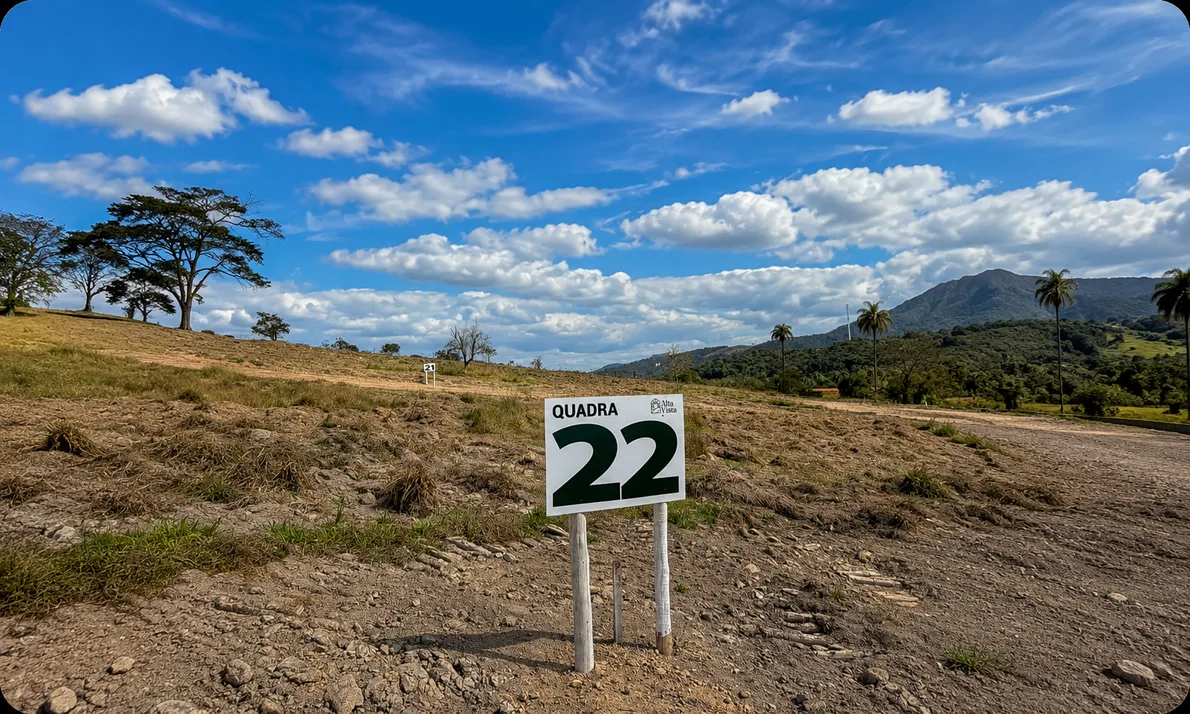 Quadra 22 com obras e paisagem do Alta Vista